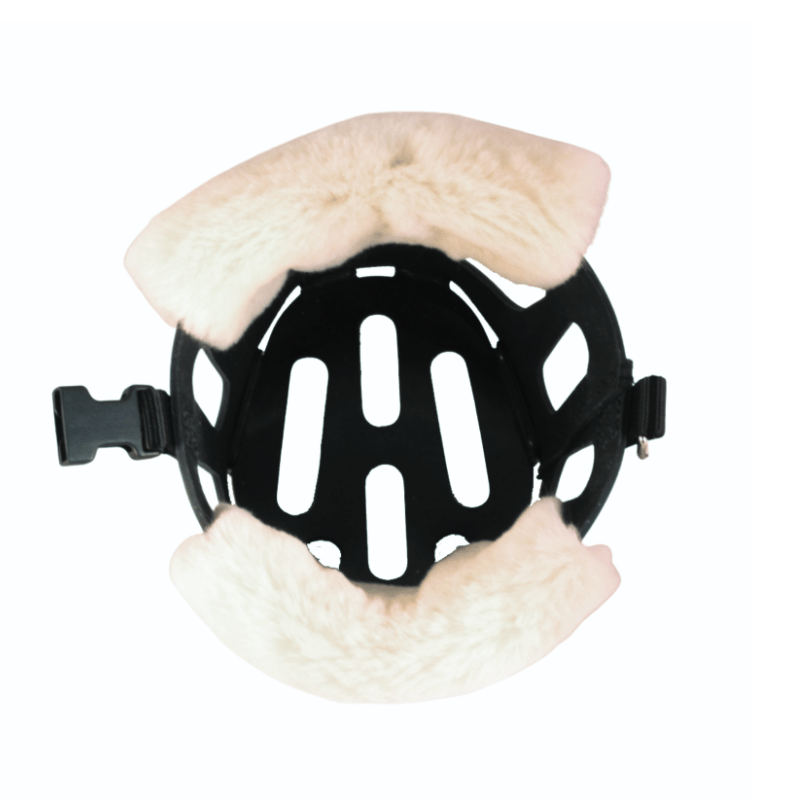 Het Christ neusbontje kun je zowel voor als achter plaatsen om het AS das pferd graasmasker