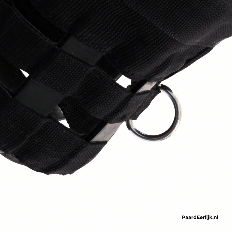 Het Best Friend Deluxe graasmasker Heeft een ring voor een halstertouw.