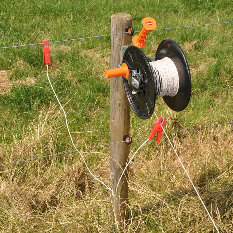 Gallagher Multi-haspelkabelset toegepast in de praktijk, creëer moeiteloos een flexibele, duurzame en goed geleidende afrastering voor elke vorm van weidegang voor paarden