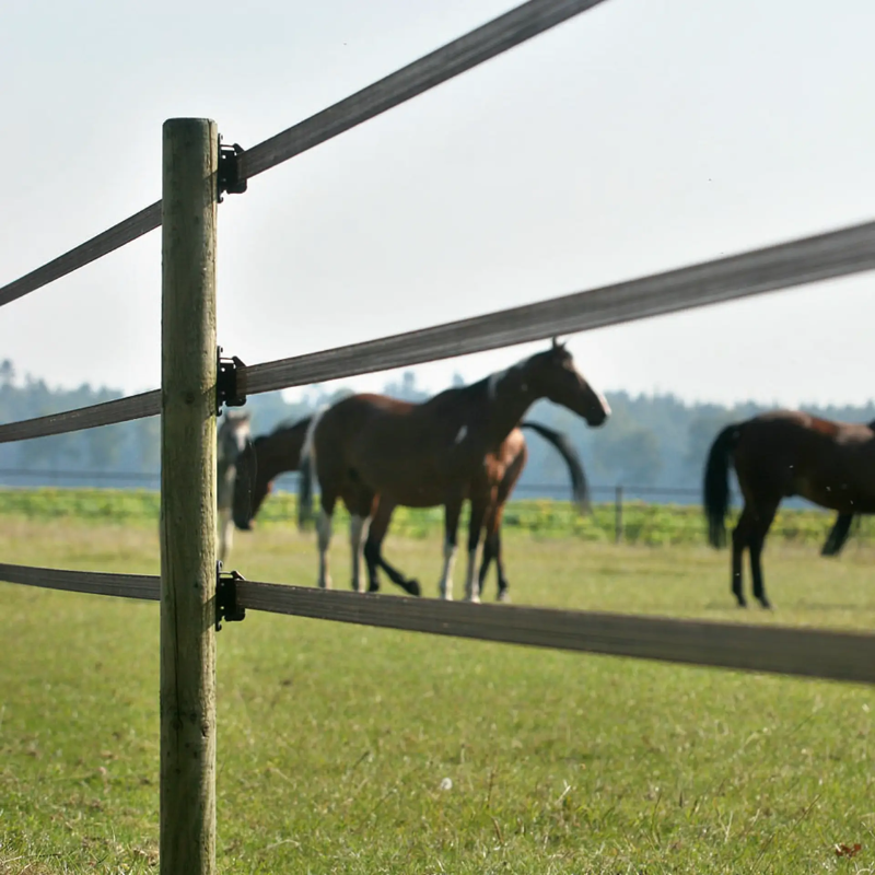 Gallagher terra‑kleurig schriklint in natuurlijke omgeving, combineert duurzame kwaliteit, functionaliteit met mooie uitstraling