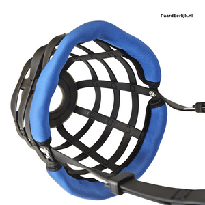 De mand van de easygrazer heeft gestikte verbindingen op de kruispunten. Dit dient als extra veiligheid voor je paard.