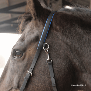 Het smalle kopstuk geeft minder druk achter de oren. De kleine metalen fournituren zijn daarnaast licht in gewicht.