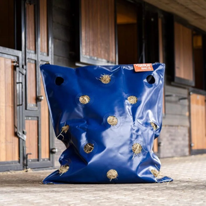 HayPlay ButtonBag bij de stal